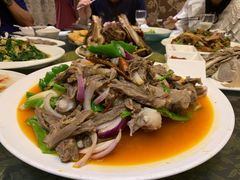 -牧场烧烤餐饮广场