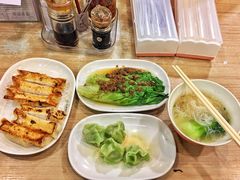 -四海游龙锅贴专门店(机场店)