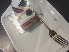 -UNI UNI(环亚凯瑟琳店)