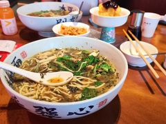 -李犟大爆鳝面·手工蟹黄包(湖滨西湖店)