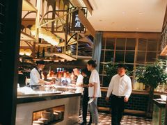 自助取餐区-钱小奴海鲜自助黑金店(杭州滨江龙湖店)