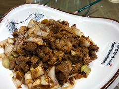 老妈葱爆羊肉-十六中酱肉·烧烤·京菜小馆(五方桥旗舰店)