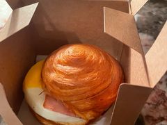 -星巴克(杭州湖滨银泰E区店)