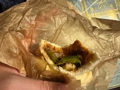 -胡万串饼(轻工大木桥小区店)