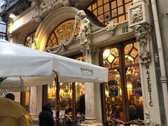 -Majestic Café
