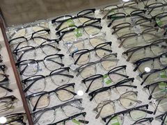 -三叶眼镜城批发市场(上海火车站店)