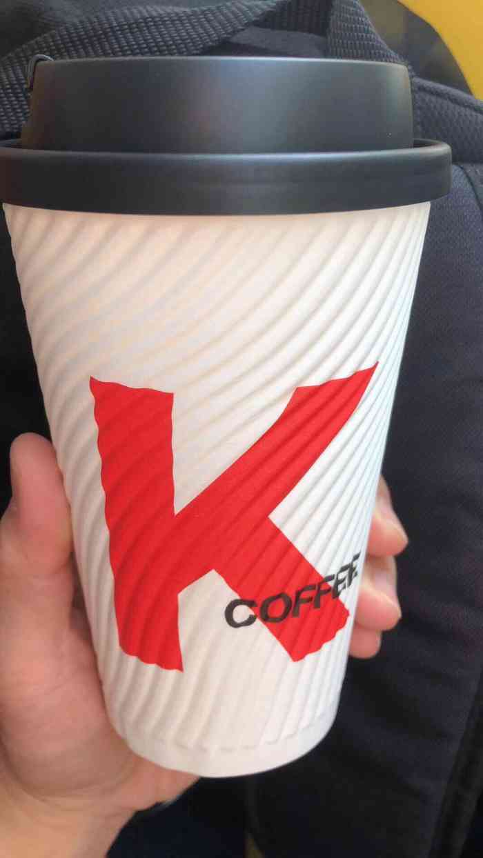 肯德基(香百店)-"午低峰去的,人手不太够,好多桌都没有收拾.