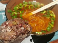 -八月美食小馆(银泰城总店)