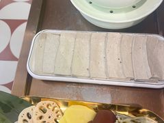 -洪氏嗨捞·广东猪肚鸡·椰子鸡火锅(西咸万象城店)
