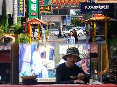 -三亚火车头万人海鲜广场