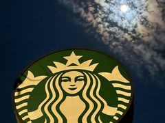 -饮湖威士忌鸡尾酒吧