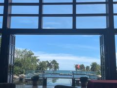 -亚龙湾喜来登·美景台大堂吧