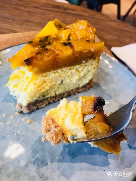wagas沃歌斯(中海环宇荟店)烤菠萝百香果芝士蛋糕图片