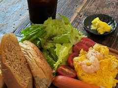 WABI早午餐（炒蛋、沙拉、吐司、薯角、咖啡）-WABI COFE(愚园路店)
