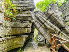 -梭布垭石林景区