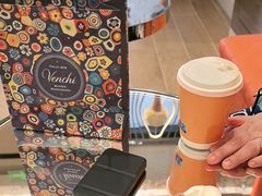 -VENCHI 闻绮(上海佛罗伦萨小镇店)