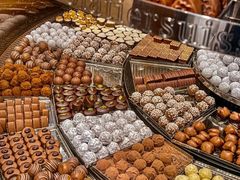 -Laderach 莱德拉(上海环贸iapm店)