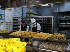 面包甜点陈列柜-鲍师傅糕点(江苏路店)