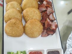 小饼炭烧肉-龙香居海鲜浑锅家常菜·特色驴肉