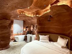 -幸栖洞穴设计酒店(成都春熙路店)