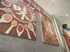 -爆炸头阿姨小四川正宗川味小吃(无任何分店)