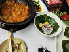 -刘姐啤酒鱼民族演艺餐厅(西街总店)