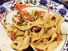 油泼扯面-陕味食族油泼面·小炒盖码面(双榆树店)
