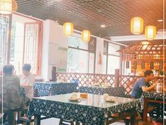 大堂-黄桷树曹家私房菜(江与城店)