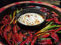 红白鸳鸯锅-矮板凳老火锅(宽窄巷子店)