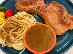 -丽莎沙拉轻食餐厅(国贸店)