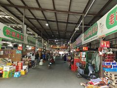 -上海龙吴水胜海发市场