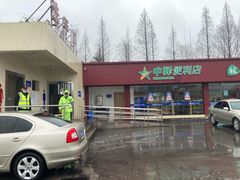 -小昆山服务区-停车场