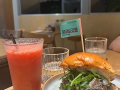 草莓苹果汁-龙治汉堡(中华城店)