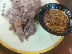 武松牛肉-德彪酒馆围炉串串