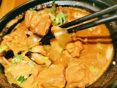 小鸡炖蘑菇里的宽粉-苗小坛酸汤鱼(酒仙桥店)