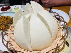 山东呛面大馒头-山东宾馆·齐鲁苑餐厅
