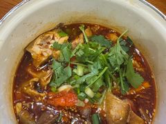 -爆炸头阿姨小四川正宗川味小吃(无任何分店)