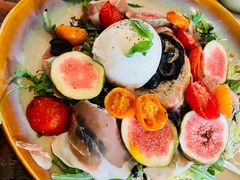 布拉塔奶酪与无花果沙拉-COMMUNE RESERVE幻师(愚园路店)