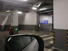 -万达广场（上海颛桥店）-立体停车场