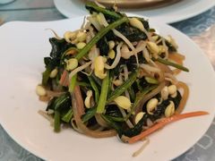 -汗腾格里·风味餐厅(新疆驻京办店)