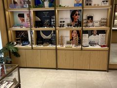 -吴良材眼镜(美罗城店)