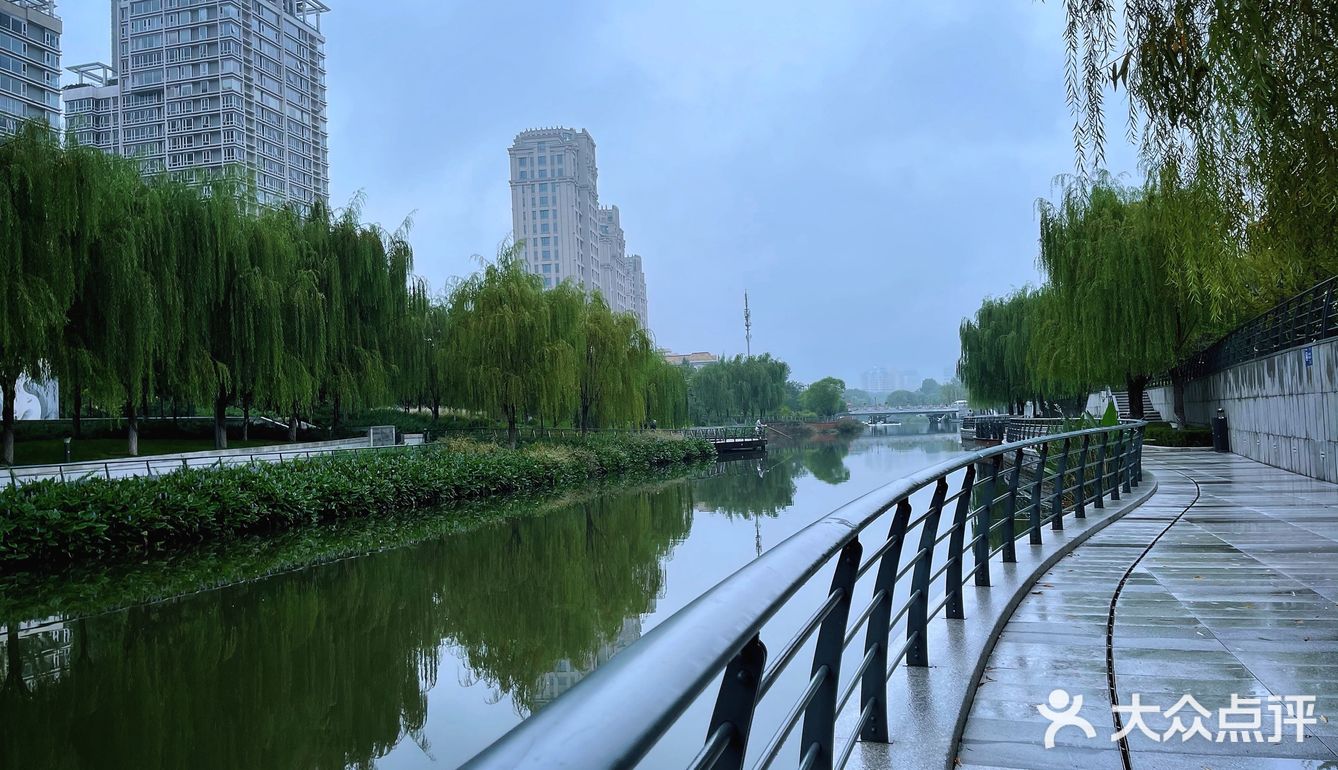 亮马河河畔遛弯儿好去处