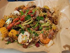 -老东镇啤酒屋海鲜加工·蒸汽海鲜·海鲜烧烤(台东店)