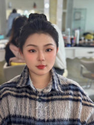 -Eling伊林彩妆·化妆培训(河西奥体店)