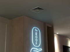 -The ROOF (通盈中心店)