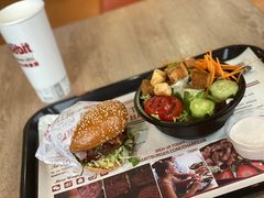 -The Habit Burger Grill 哈比特汉堡(复兴soho店)