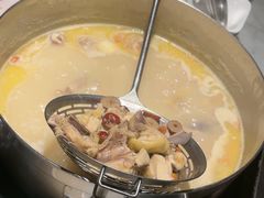 -尚尚仙·酸汤猪手·猪肚鸡火锅(华联万柳购物中心店)