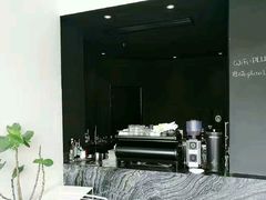 -UNI UNI(环亚凯瑟琳店)