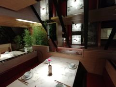 靠窗位-初蓉丨遇见新川菜(亲贤街荣耀店)