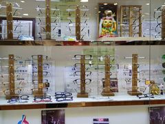 -MiRi眼镜连锁·蔡司·尼康控优点合作店(莘庄店)